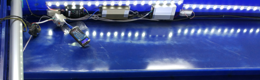 滾動燈箱的滾動零碎