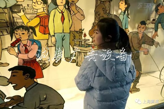 燈箱連環(huán)畫(huà)亮相田子廣告燈箱多少錢(qián)一個(gè)坊！展現(xiàn)上海弄堂年味
