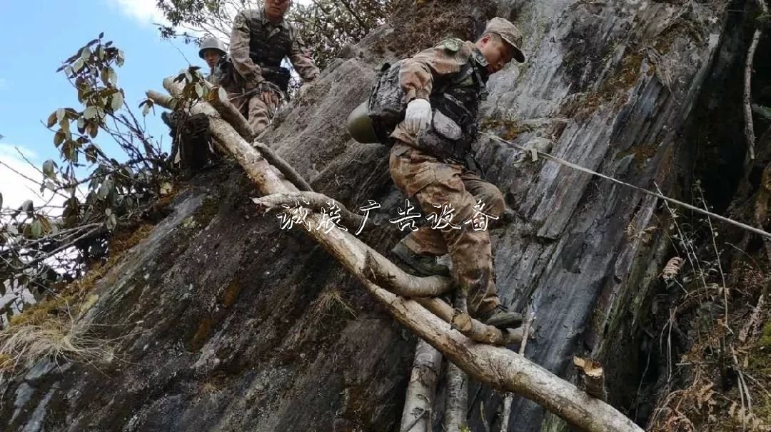 你敢挑戰(zhàn)廣告燈箱多少錢一個(gè)嗎？？？