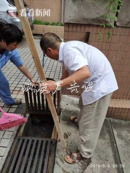 南京西路街道排查燈戶外滾動燈箱箱道旗90個 高空廣告牌20塊