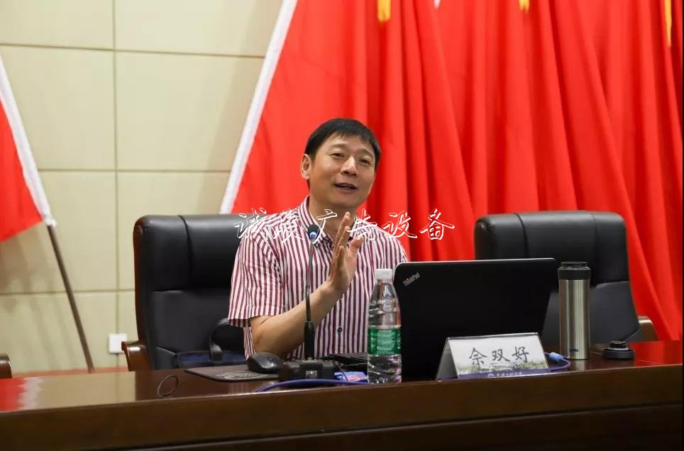 佘雙好：思政課教學(xué)要指路牌燈箱堅持價值性和知識性相統(tǒng)