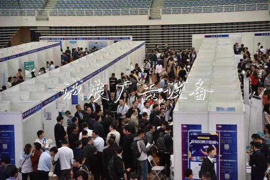 河南企事業(yè)單位赴上海廣告燈箱求賢 2238人達成初步就業(yè)意向