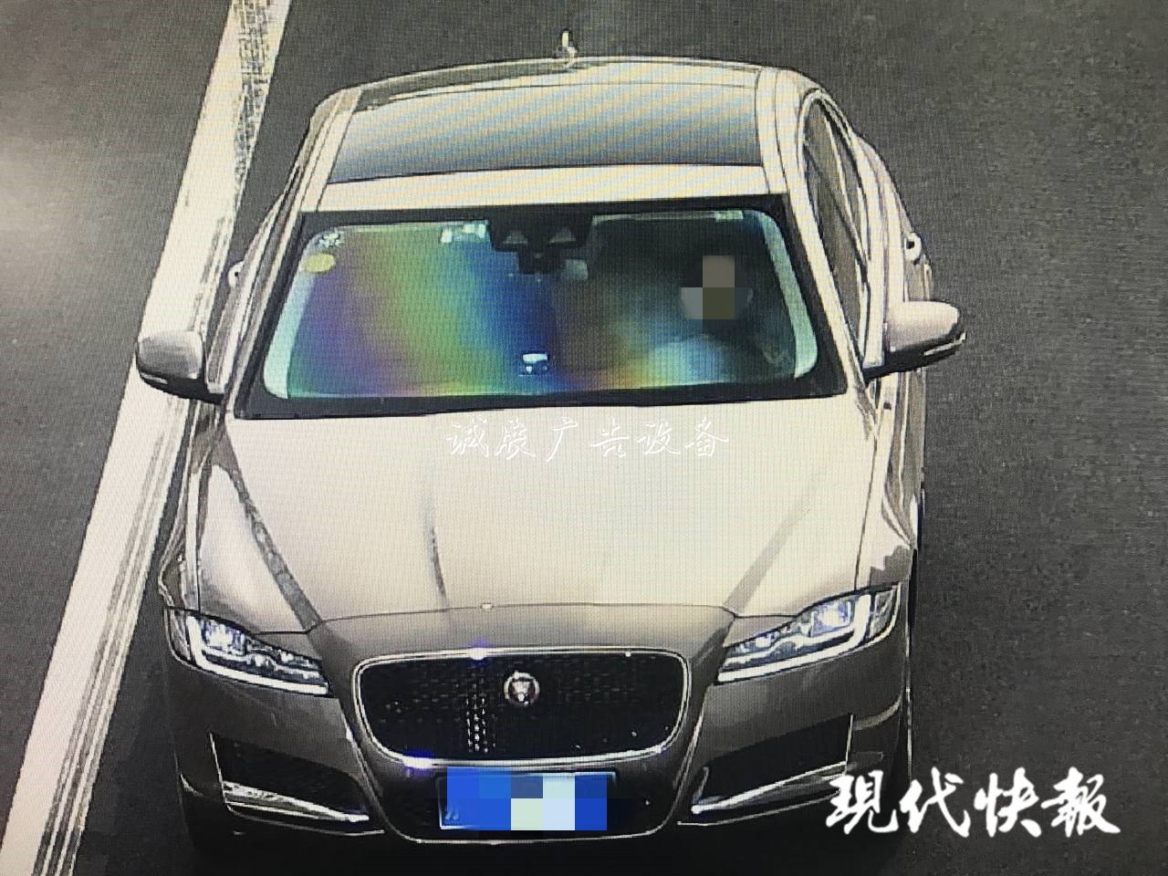視頻：10歲男孩和家人廣告燈箱多少錢一個生氣 偷開捷豹跑了250公里