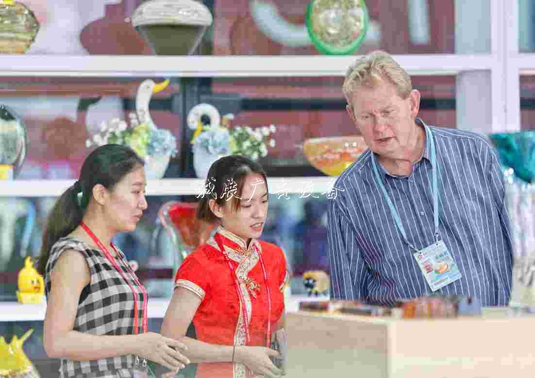 紙杯手套垃圾桶也能成就大事業(yè)！廣交會(huì)外貿(mào)企業(yè)如何“小題大作”(2)