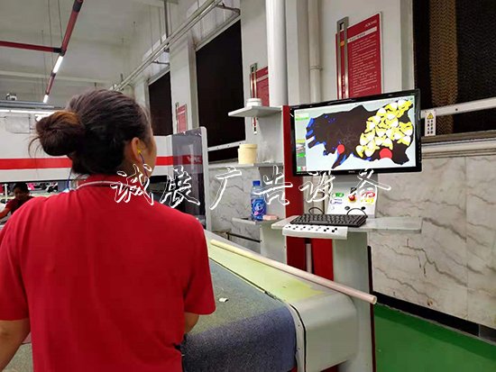 為什么說民營企文化宣傳欄業(yè)是“自己人”？