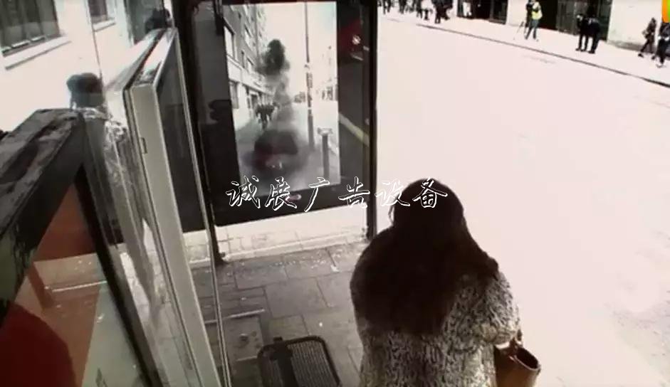 2019年最有創(chuàng)意的戶戶外滾動(dòng)燈箱外廣告多種創(chuàng)新玩法！