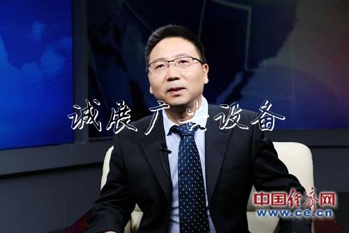 郭朝先：民營(yíng)經(jīng)濟(jì)貢獻(xiàn)路牌巨大 未來(lái)需抓住高質(zhì)量發(fā)