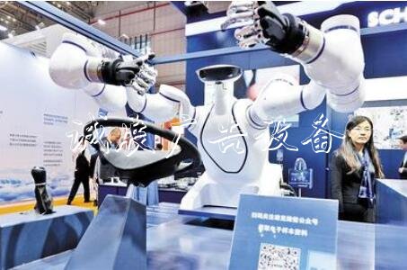 河北制造，借學(xué)校宣傳欄力先進(jìn)提升自己