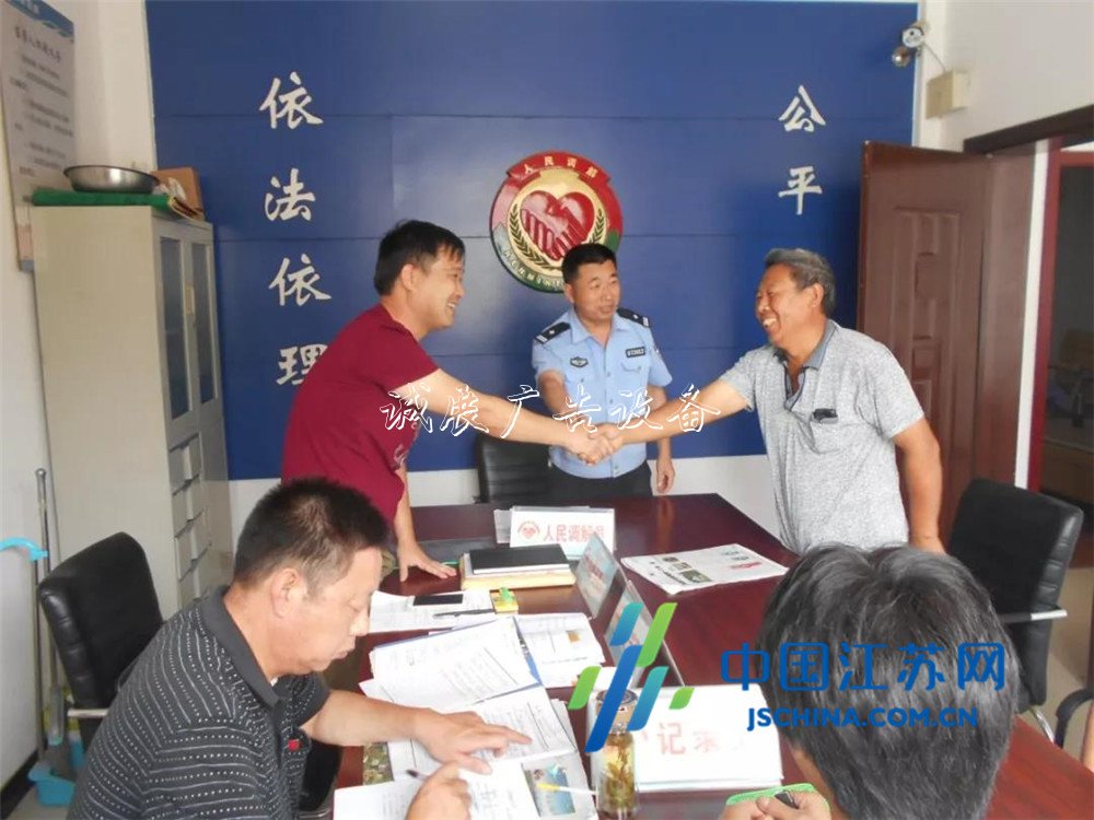 連云港海州社區(qū)民警戴垃圾分類亭冠東：扎根基層12年，群眾