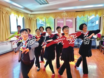 社區(qū)居民排練舞蹈 社區(qū)居民排練舞蹈