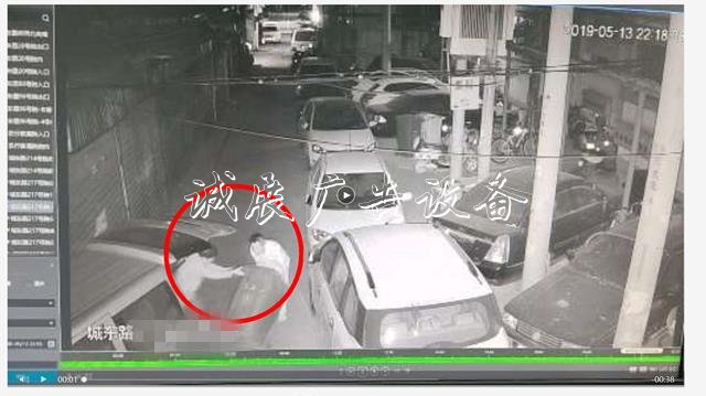 忍住 別笑！鄭州男子伙廣告燈箱多少錢一個同小舅子一連偷了14個垃圾桶