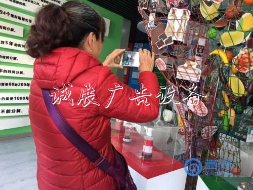 147eb61e8fc81c14e47fd9b8b4da.jpg 市北區(qū)寧夏路街道滾動(dòng)廣告燈箱深入推進(jìn)垃圾分類工作