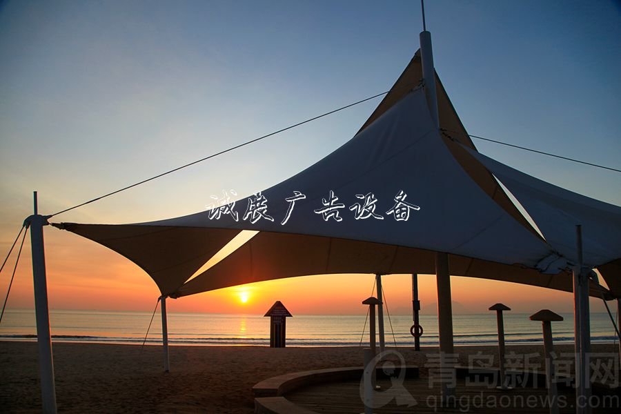 冬日早晨 在青島來一燈箱場(chǎng)令人振奮的“夸父逐日”