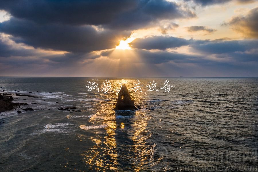 冬日早晨 在青島來一燈箱場(chǎng)令人振奮的“夸父逐日”