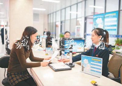 宏觀調(diào)控“穩(wěn)”字當(dāng)頭戶外滾動燈箱（2020年中國經(jīng)濟怎么干③）