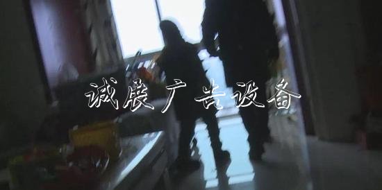 嚇人！樂山城區(qū)一小垃圾收集亭區(qū)一扇窗戶從15樓墜下