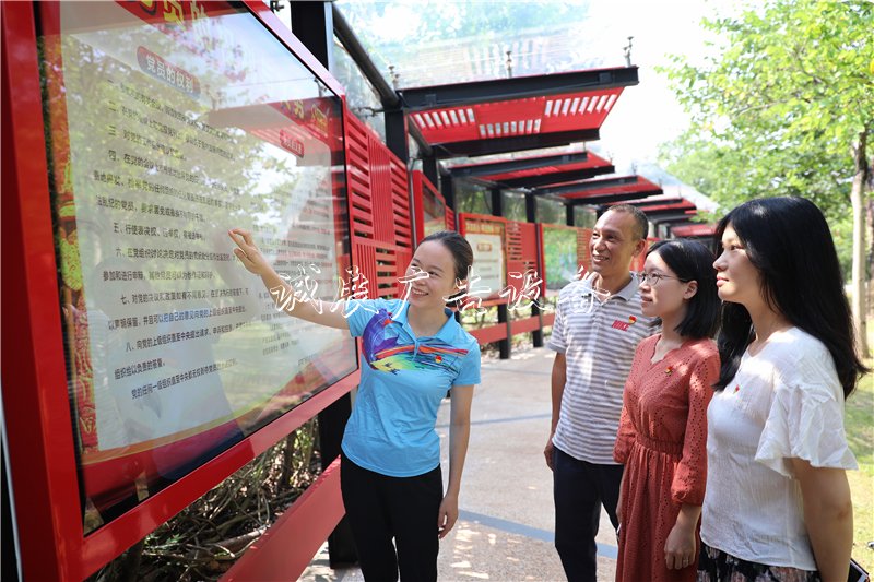 勇當尖兵，鍛造堅強太陽能垃圾桶有力的機關(guān)基層黨組織