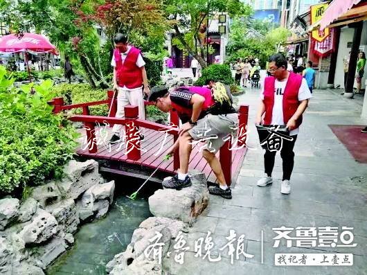 濟(jì)南歷下以“首善”標(biāo)準(zhǔn)刷新廣告垃圾箱城市顏值：清垃圾、貼標(biāo)識、擦宣傳欄