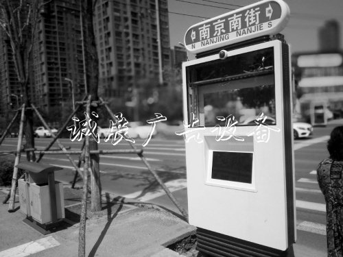 沈陽(yáng)試水智滾動(dòng)廣告燈箱慧街路牌