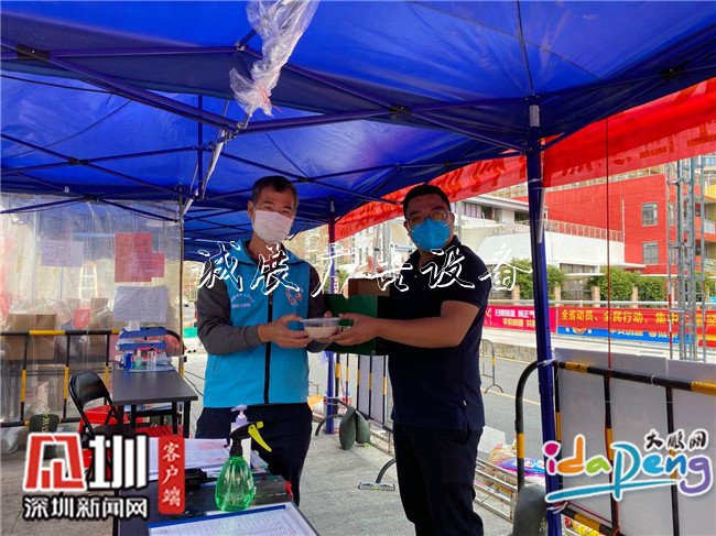 大鵬下沙社區(qū)黨建帶群路燈燈箱建“三個堅持”， 攜手居