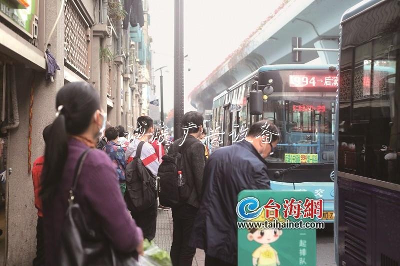公交客流量恢復(fù)超五成 廈門“一鍵重啟”恢復(fù)生機(jī)