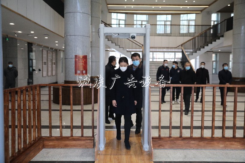 吉林省教育廳廳長李曉宣傳欄杰深入長春外國語學(xué)校調(diào)