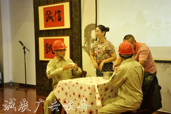 江蘇金湖:讓好人宣傳欄廠家文化走進市民生活