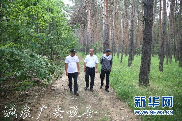 【邊疆黨旗紅】一句話不銹鋼宣傳欄承諾讓永德村黨建和扶貧