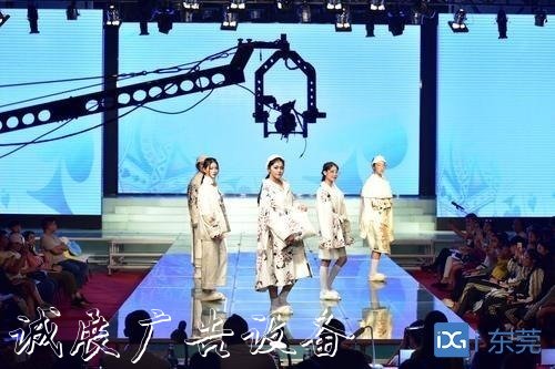 美好職教為美好生活奠基——東文化宣傳欄莞市紡織服裝學(xué)?！懊篮寐毥獭臂`行紀實