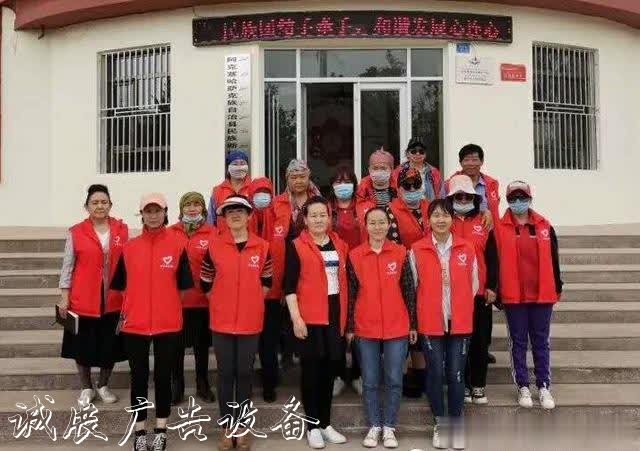 黨員進(jìn)社區(qū)宣傳欄燈箱 紅馬甲在行動(dòng)