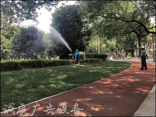 愛國衛(wèi)生運(yùn)動再升級廣告燈箱 蓉園社區(qū)立體消殺蚊蟲鼠蠅