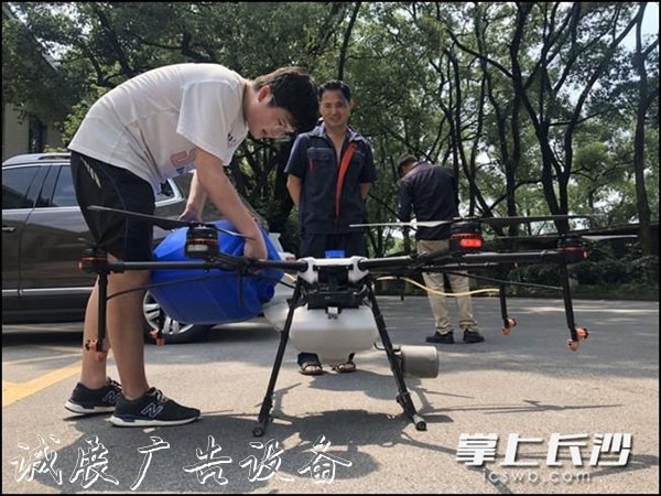 愛國衛(wèi)生運(yùn)動再升級廣告燈箱 蓉園社區(qū)立體消殺蚊蟲鼠蠅