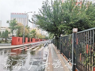 太陽能擋車柱 墻面繪畫文化宣傳欄“超級瑪麗” 多功能路燈