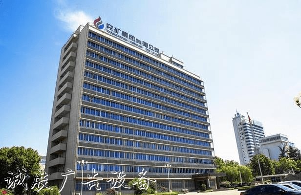 【上觀新聞】就地取材不銹鋼宣傳欄，寶山區(qū)這群環(huán)衛(wèi)工“借