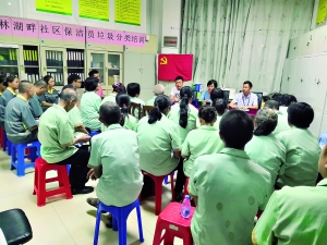 多措并舉，前進戶外廣告燈箱街垃圾分類顯成效
