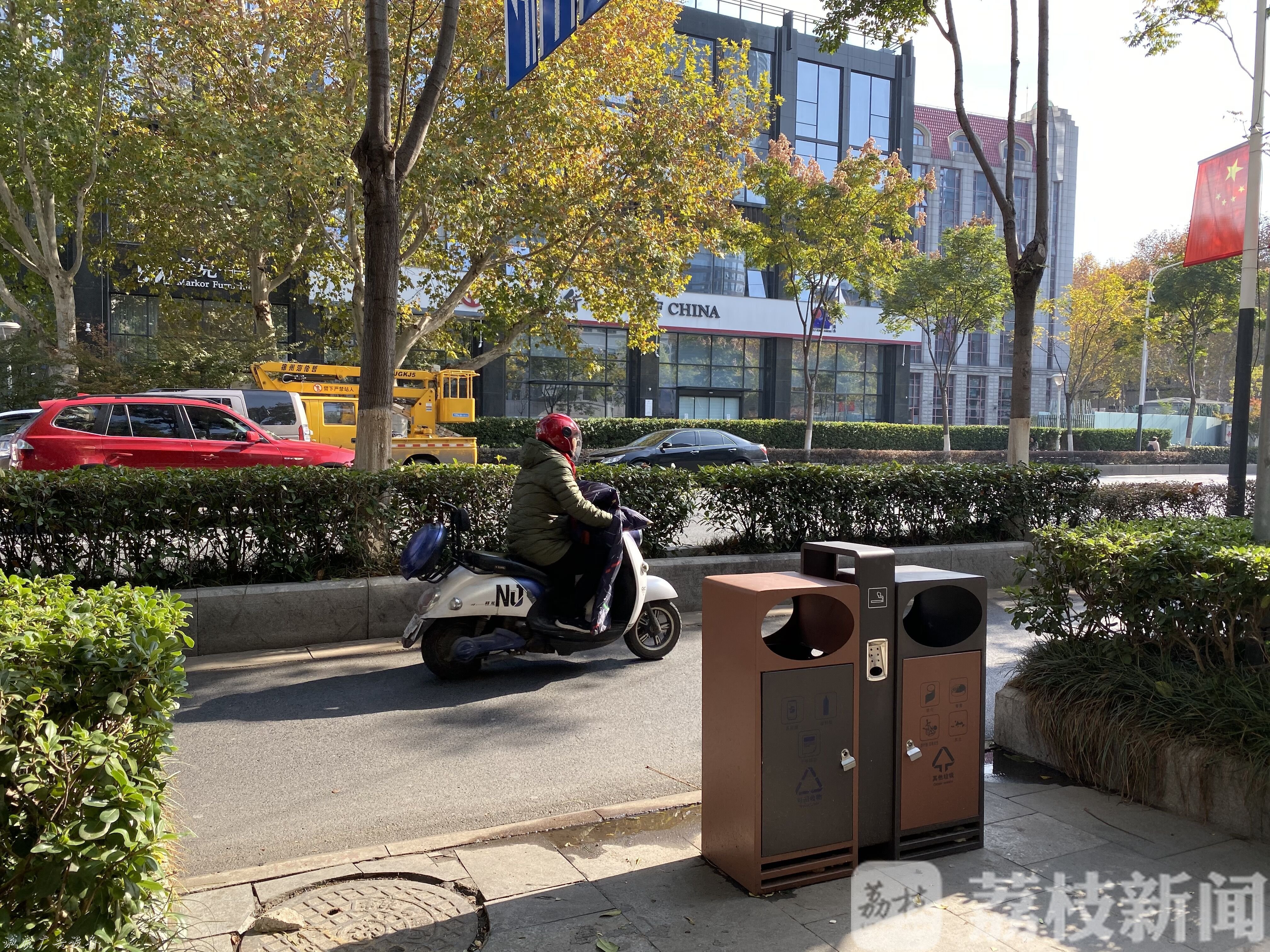 江蘇要取消路邊垃圾桶廣告燈箱？沒(méi)了垃圾桶，你會(huì)怎么