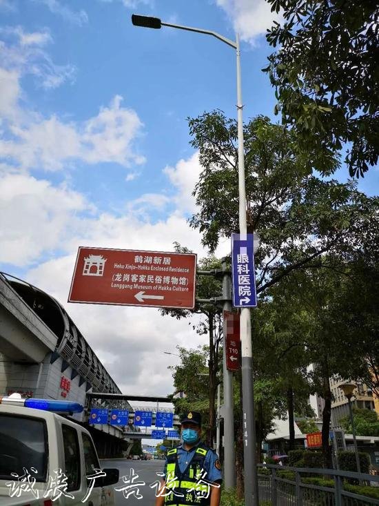 你見(jiàn)過(guò)這些“奇葩文化宣傳欄路牌”嗎 私設(shè)罰5000元