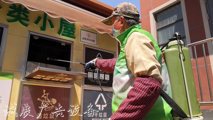 又悶又濕，這些小區(qū)垃太陽能垃圾桶圾箱房居然不臭，幕后英