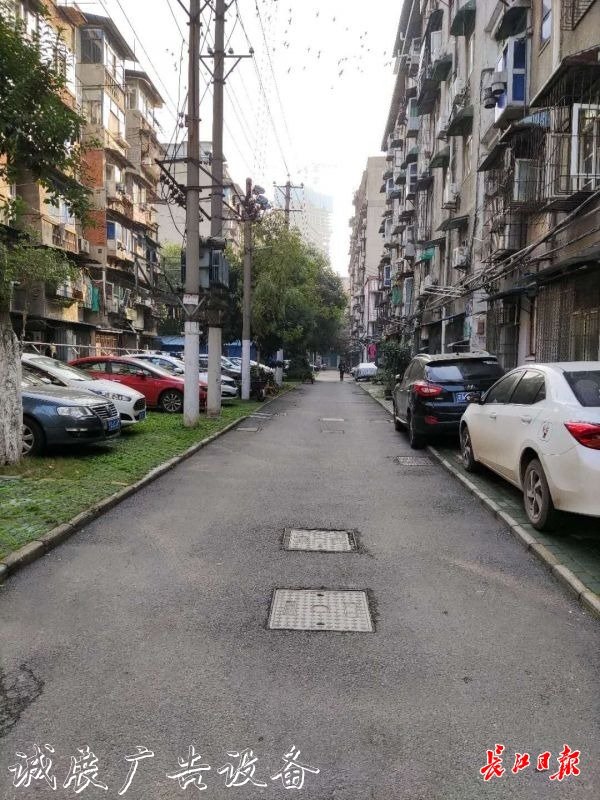 69個垃圾桶變成10個垃廣告垃圾箱圾分類投放亭，老舊小區(qū)環(huán)
