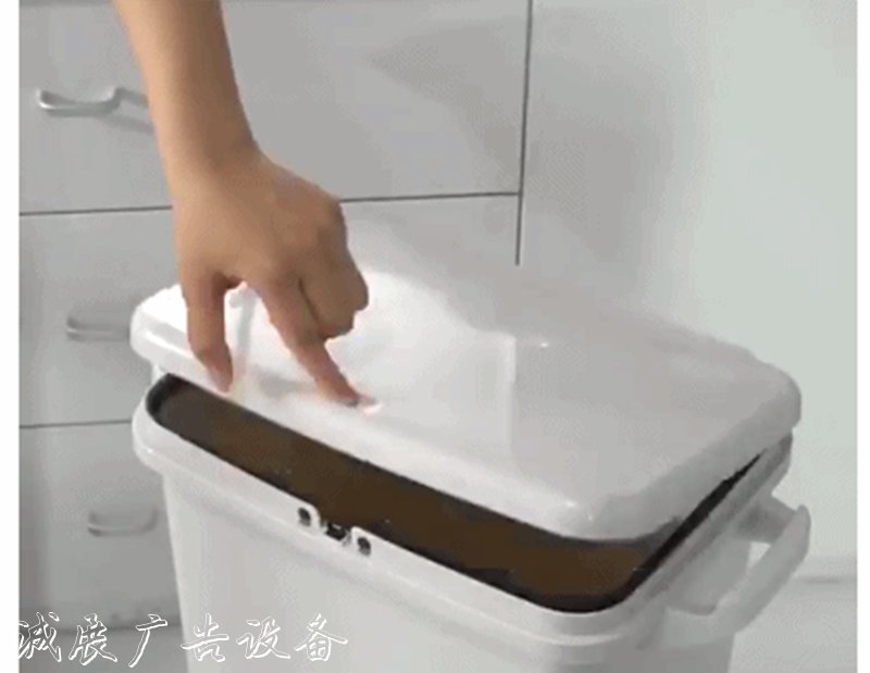 來自日本的干濕分離垃廣告燈箱圾桶，終于換掉了居委會