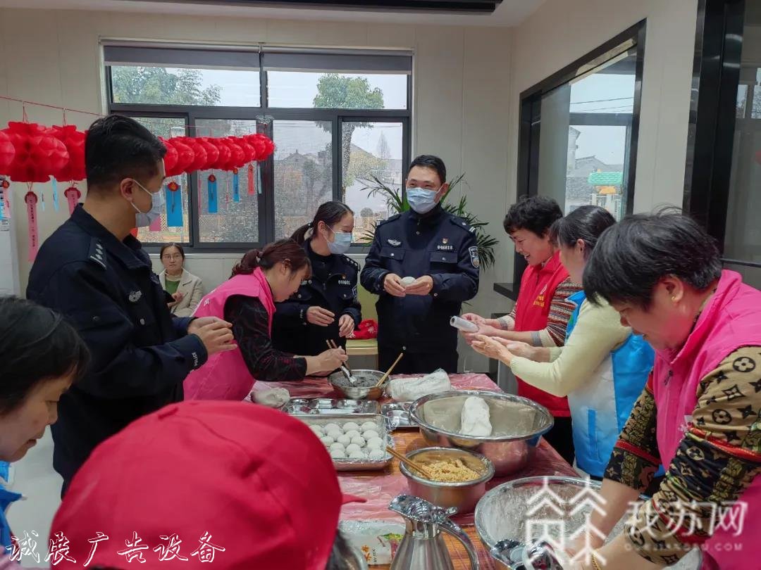 上元佳節(jié) 一起去看看路牌警營(yíng)里的“元宵味兒”！