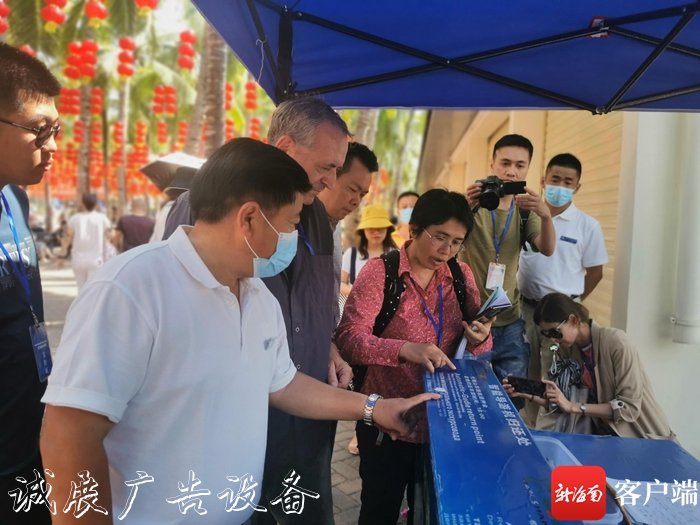 海南外語標(biāo)識標(biāo)牌糾錯(cuò)滾動(dòng)式燈箱活動(dòng)實(shí)地走訪團(tuán)走進(jìn)三亞