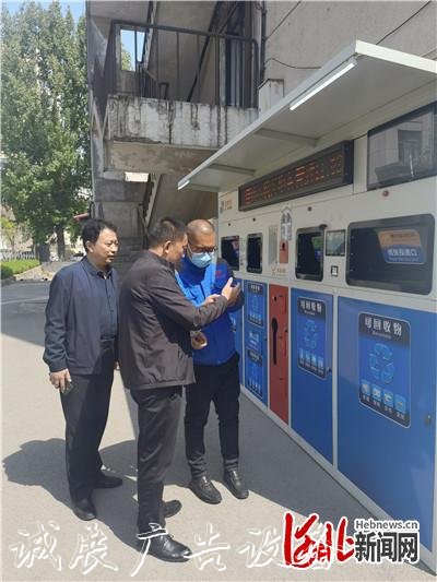 河北省唐山市機(jī)關(guān)事務(wù)管理局多措并舉路燈燈箱推進(jìn)黨政機(jī)關(guān)事業(yè)單位生活垃圾分類取得實(shí)際效果