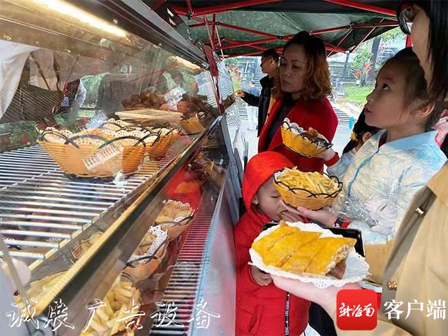 熱鬧！游客暢游澄邁福廣告燈箱多少錢一個豐約亭古鎮(zhèn) 新春游園歡樂