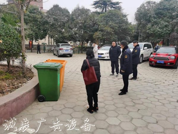 凝心聚力齊攻堅(jiān) 緊盯目標(biāo)謀發(fā)展——鄭州文化宣傳欄高新區(qū)梧桐辦事處加快推進(jìn)生活垃圾分類箱房(亭)建設(shè)工作