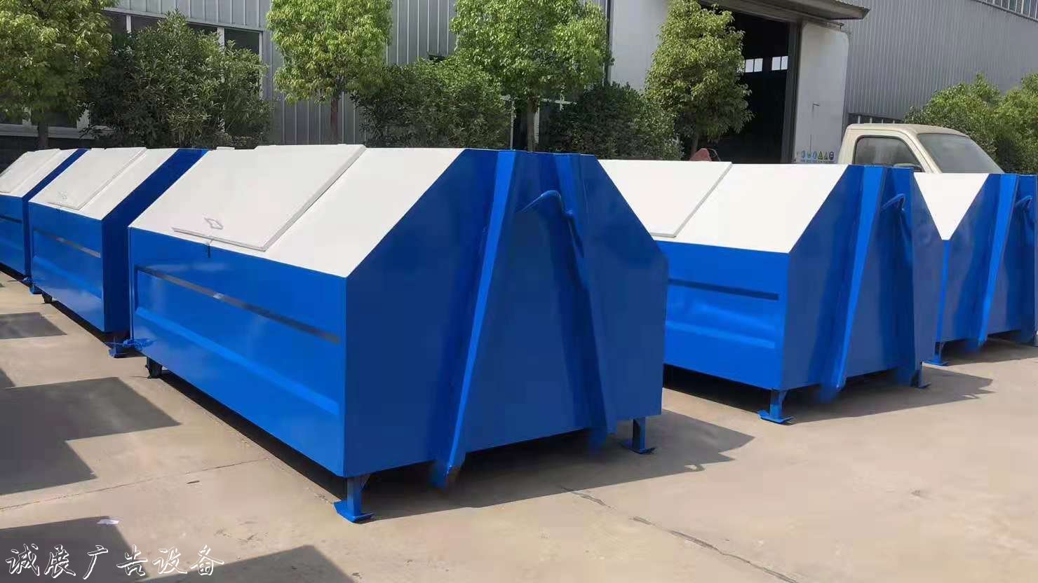 云南玉溪東風(fēng)垃圾車 定做環(huán)衛(wèi)垃圾箱產(chǎn)品多 樣式全 不同材質(zhì)